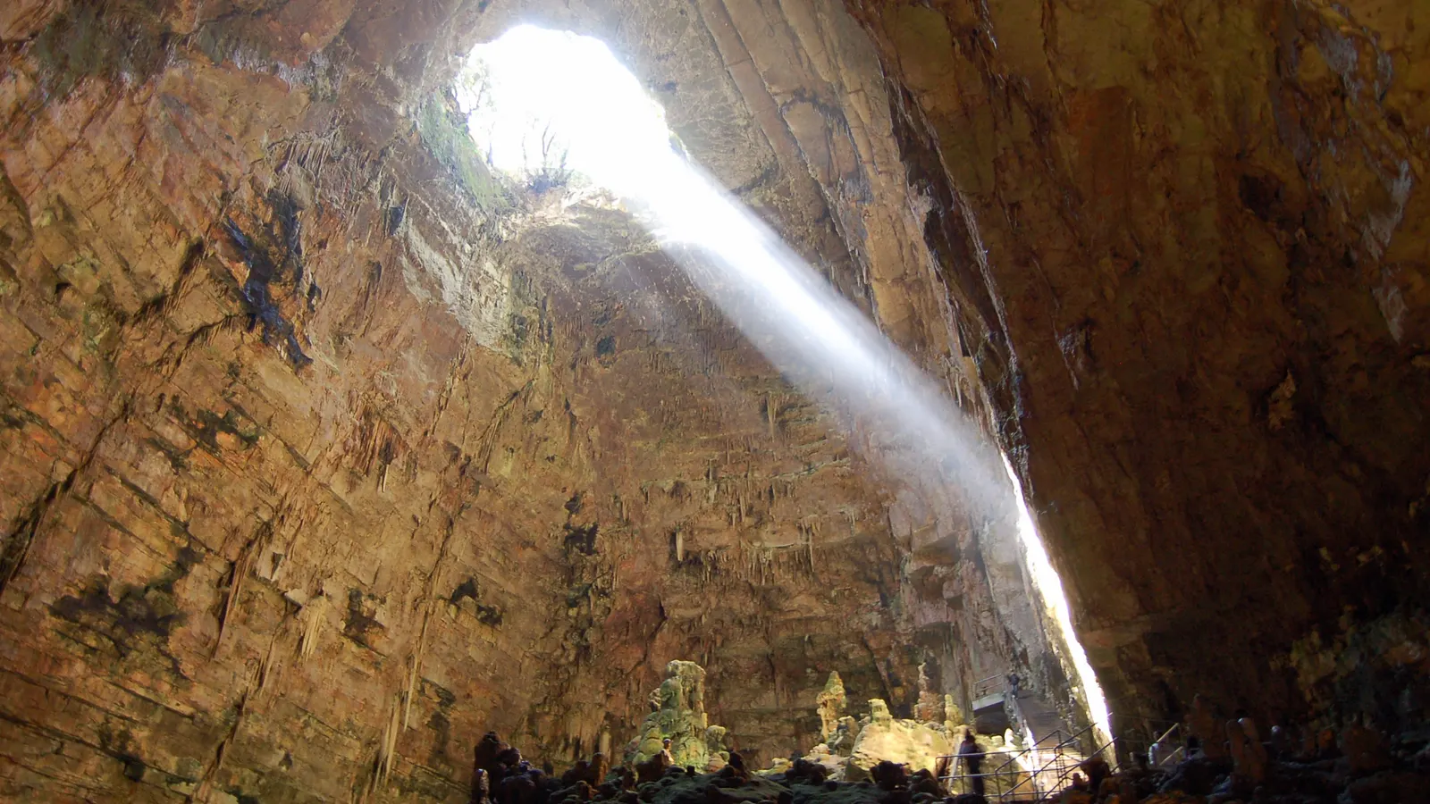 Daylight falling through the collapsed shaft of La Grave into the Castellana caves